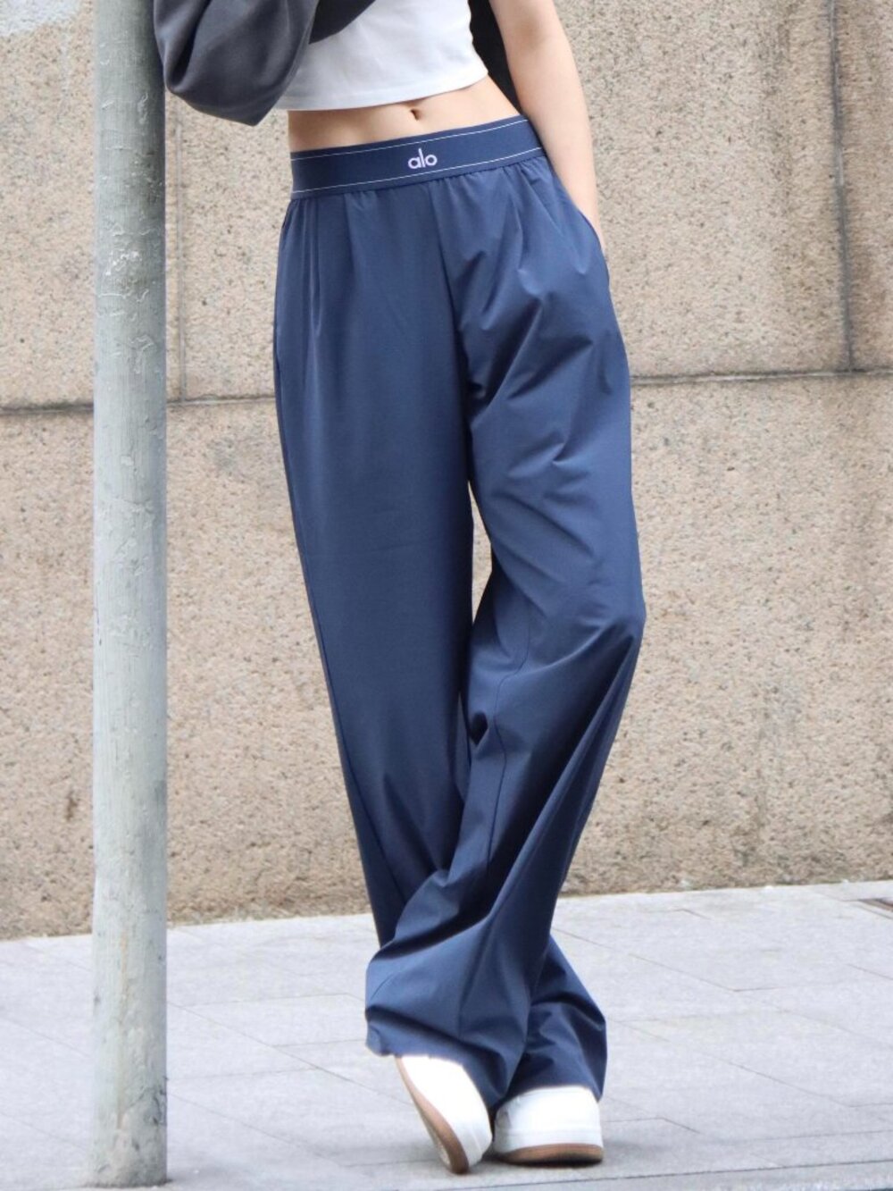 NWT🐋ALO Yoga Navy Suit Up Trouser 30" Inseam🕊️Relaxed Regular Fit